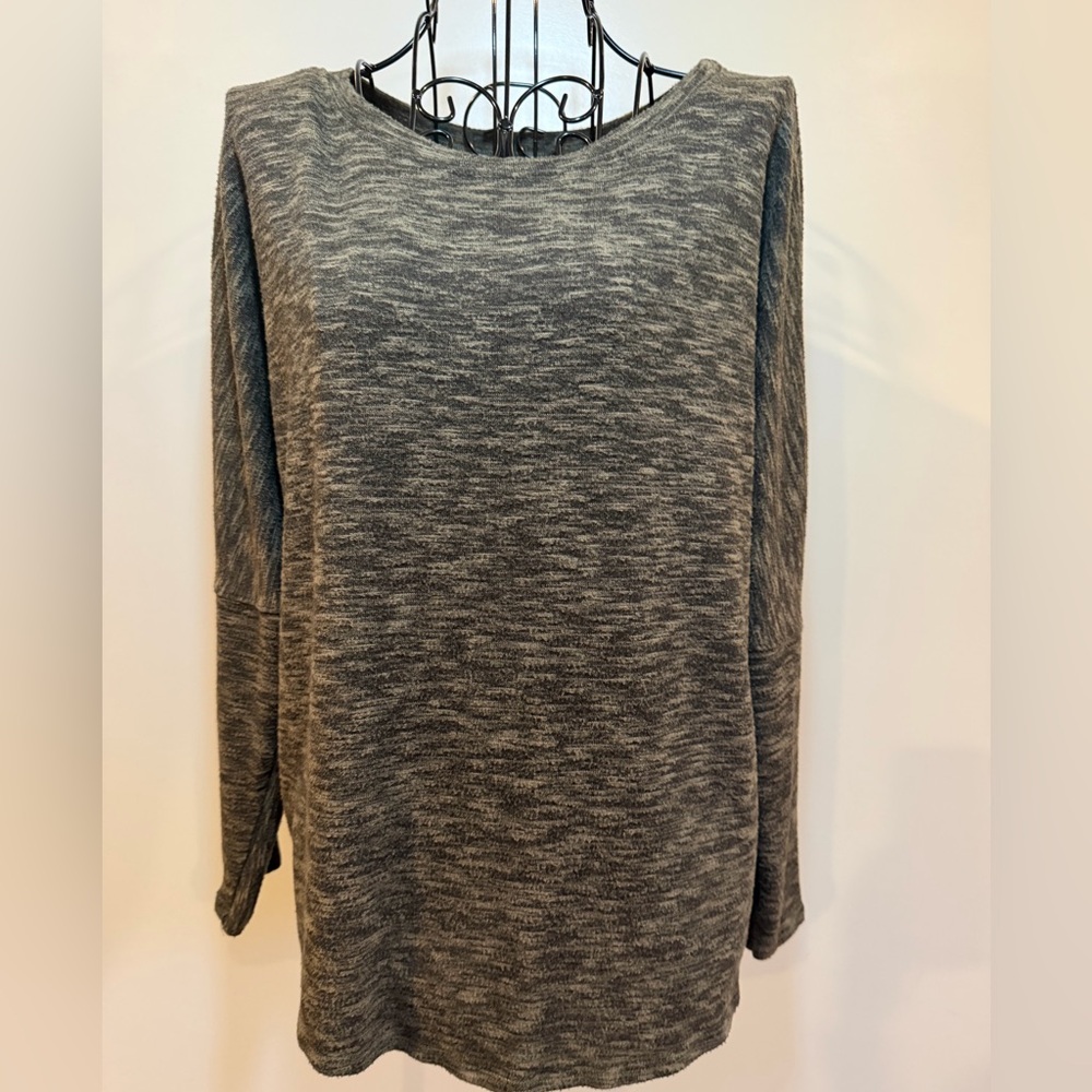 Nally & Millie Green/Black Knit Top